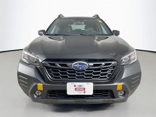 Crystal Black Silica 2023 Subaru Outback Wilderness
