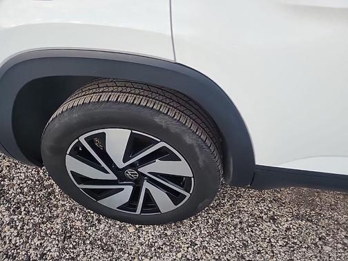 2024 Volkswagen Atlas 2.0T SE w/Technology 4MOTION