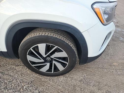 2024 Volkswagen Atlas 2.0T SE w/Technology 4MOTION