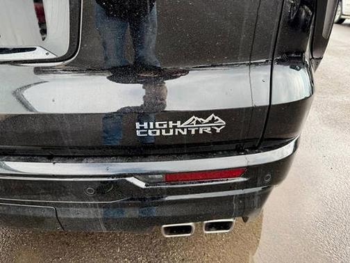 Mosaic Black Metallic 2025 Chevrolet Traverse High Country