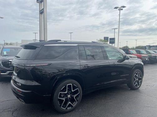 Mosaic Black Metallic 2025 Chevrolet Traverse High Country