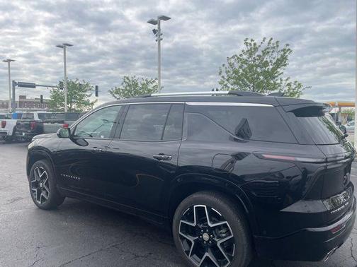 Mosaic Black Metallic 2025 Chevrolet Traverse High Country