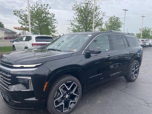 Mosaic Black Metallic 2025 Chevrolet Traverse High Country