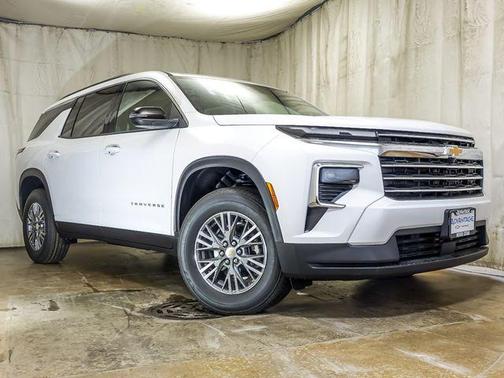 Summit White 2026 Chevrolet Traverse LT
