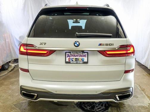2022 BMW X7 M50i