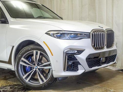 2022 BMW X7 M50i