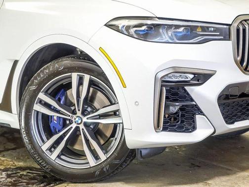 2022 BMW X7 M50i