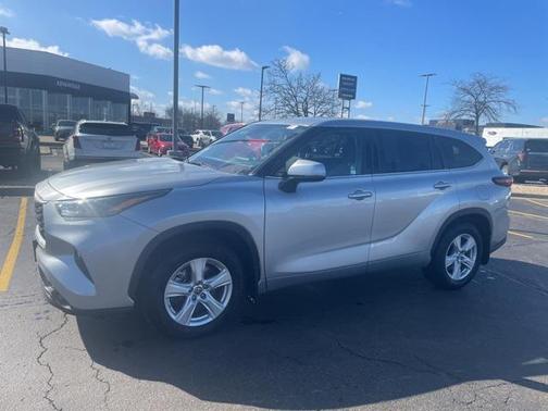 2024 Toyota Highlander LE