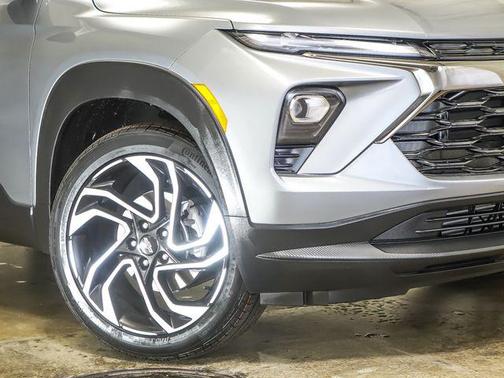 Sterling Gray Metallic 2026 Chevrolet Trailblazer RS