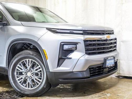 2024 Chevrolet Traverse LS