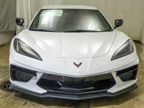 Arctic White 2026 Chevrolet Corvette Stingray w/1LT