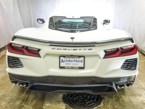 Arctic White 2026 Chevrolet Corvette Stingray w/1LT