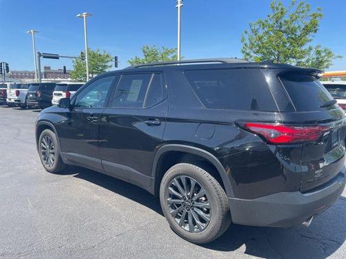Mosaic Black Metallic 2023 Chevrolet Traverse RS