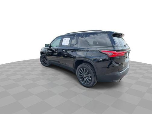Mosaic Black Metallic 2023 Chevrolet Traverse RS