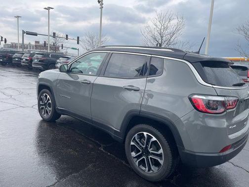Sting-Gray Clearcoat 2022 Jeep Compass Limited