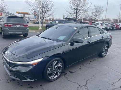 2024 Hyundai ELANTRA Limited