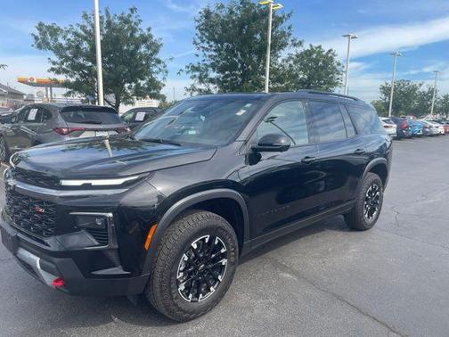 Mosaic Black Metallic 2025 Chevrolet Traverse AWD Z71