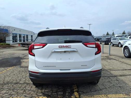 Summit White 2023 GMC Terrain SLE