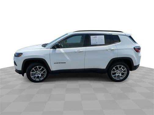 2022 Jeep Compass Latitude Lux