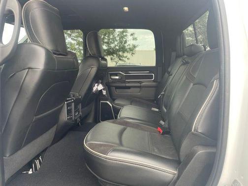 Bright White Clearcoat 2020 RAM 2500 Laramie Crew Cab 4x4 6'4' Box