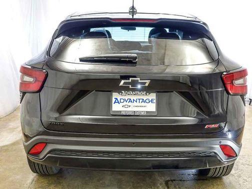 Mosaic Black Metallic 2026 Chevrolet Trax FWD 1RS