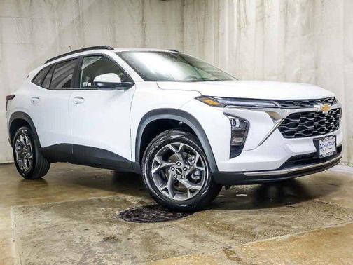 Summit White 2026 Chevrolet Trax LT