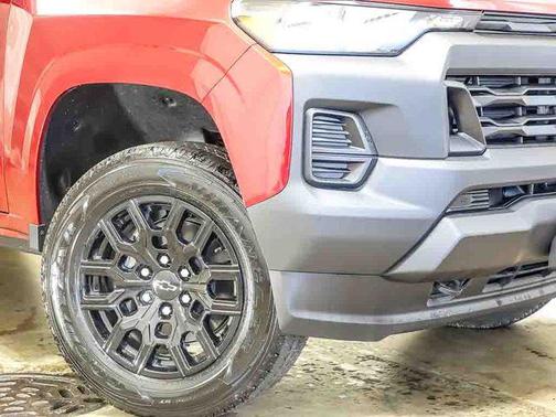 Radiant Red Tintcoat 2026 Chevrolet Colorado WT