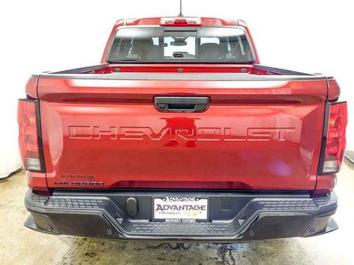 Radiant Red Tintcoat 2026 Chevrolet Colorado WT