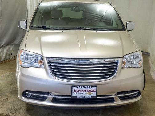 2014 Chrysler Town & Country Touring-L
