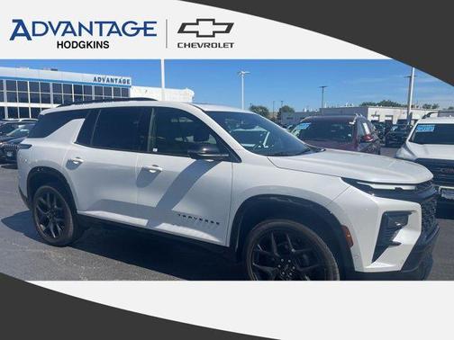 Iridescent Pearl Tricoat 2024 Chevrolet Traverse RS