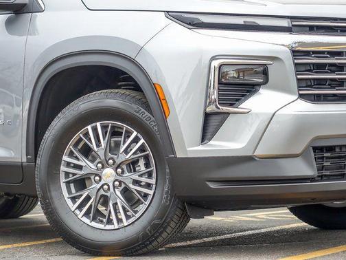 Sterling Gray Metallic 2026 Chevrolet Traverse LT