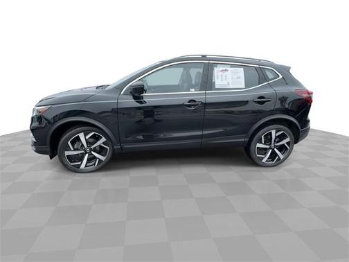 2022 Nissan Rogue Sport SL