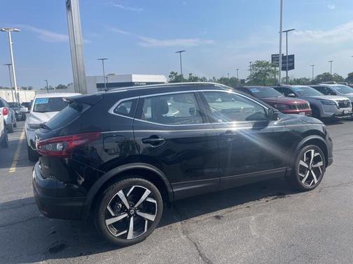 2022 Nissan Rogue Sport SL