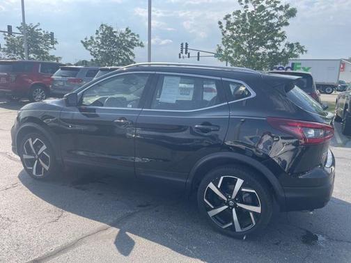 2022 Nissan Rogue Sport SL