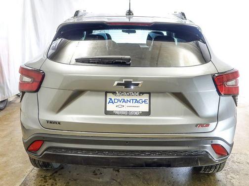 Sterling Gray Metallic 2026 Chevrolet Trax FWD 2RS