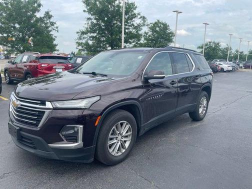 Black Cherry Metallic 2022 Chevrolet Traverse LT Cloth