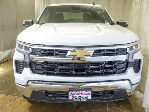 Summit White 2026 Chevrolet Silverado 1500 LT