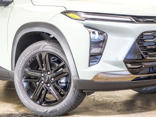 Cacti Green 2026 Chevrolet Trax FWD ACTIV
