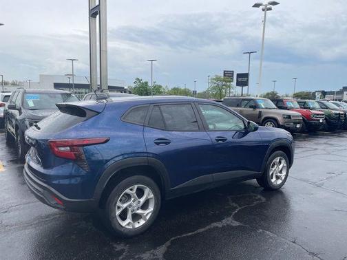 Blue Glow Metallic 2024 Chevrolet Trax LS