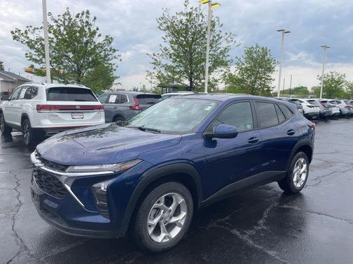 Blue Glow Metallic 2024 Chevrolet Trax LS