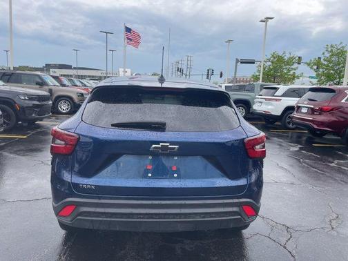 Blue Glow Metallic 2024 Chevrolet Trax LS