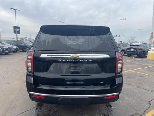 2024 Chevrolet Suburban LT