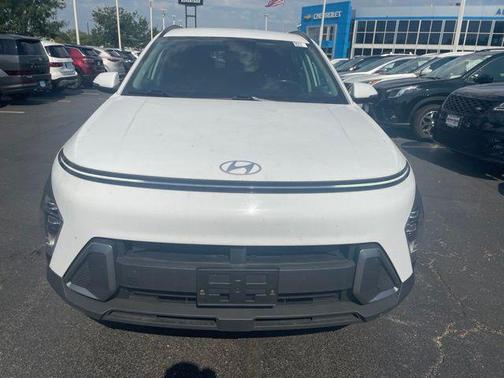 Atlas White 2024 Hyundai KONA SEL