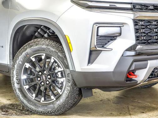Sterling Gray Metallic 2026 Chevrolet Traverse AWD Z71