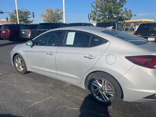 2019 Hyundai ELANTRA SEL