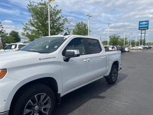 Summit White 2025 Chevrolet Silverado 1500 LT