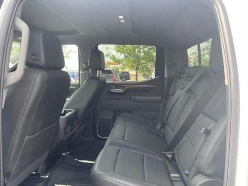 Summit White 2025 Chevrolet Silverado 1500 LT