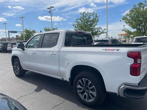 Summit White 2025 Chevrolet Silverado 1500 LT