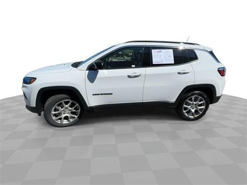 2022 Jeep Compass Latitude Lux