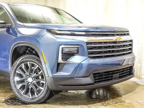 Lakeshore Blue Metallic 2026 Chevrolet Traverse LT